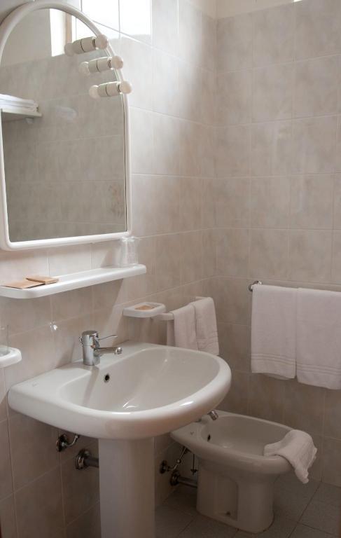 Triple Room,255789973:JPEG